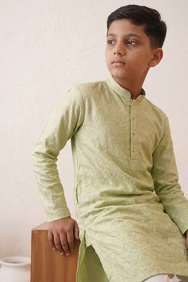 Green Banarasi Cotton Silk Thread Embroidered Kurta Set For Boys by Zoop Kids at Pernia's Pop Up Shop
