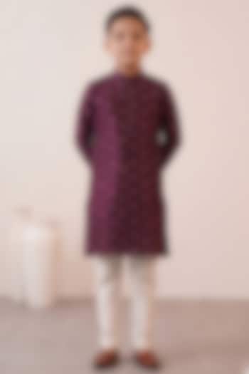 Wine Banarasi Cotton Silk Thread Embroidered Kurta Set For Boys by Zoop Kids at Pernia's Pop Up Shop