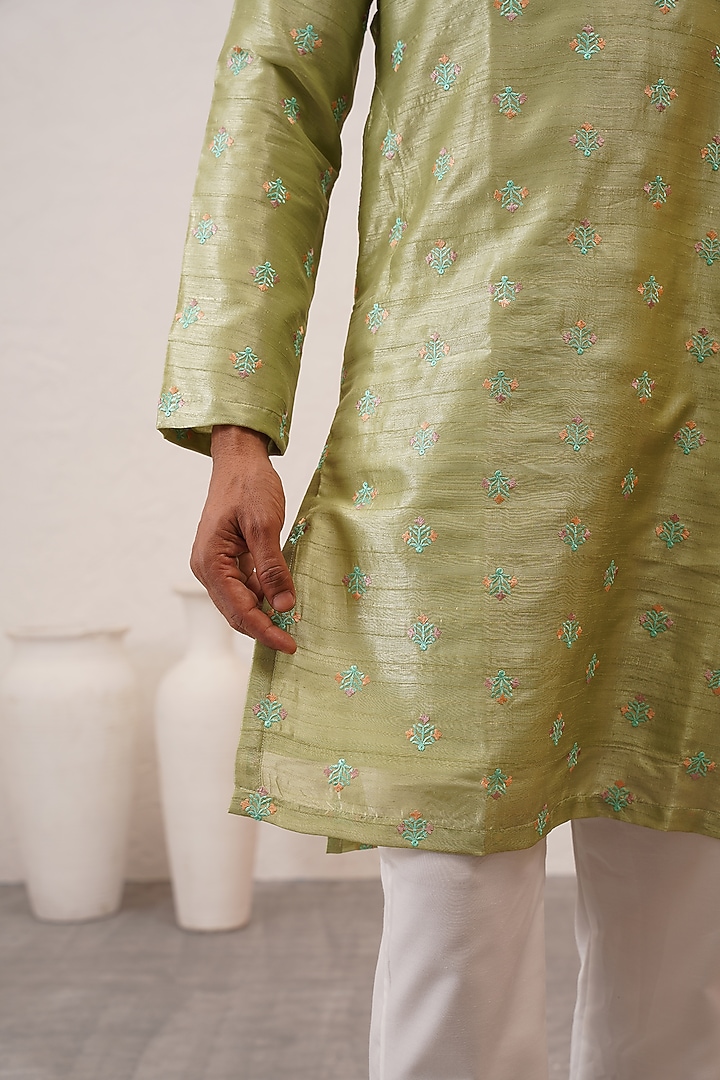 Green Banarasi Cotton Silk Thread Embroidered Kurta Set For Boys by Zoop Kids at Pernia's Pop Up Shop