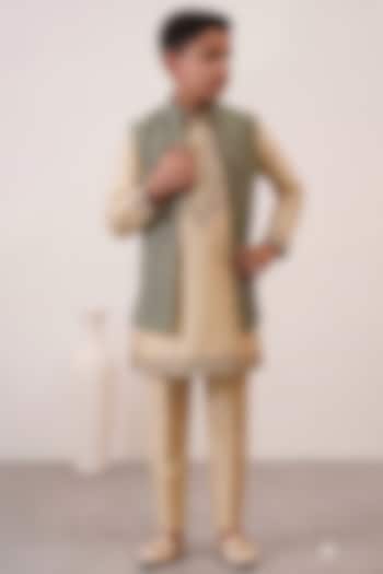 Green Embroidered Velvet Front Open Jacket Set For Boys by Zoop Kids at Pernia's Pop Up Shop