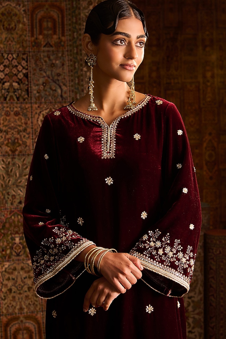 Maroon Silk Velvet Hand Embroidered Straight Kurta Set by Zoon Tribe at Pernia's Pop Up Shop