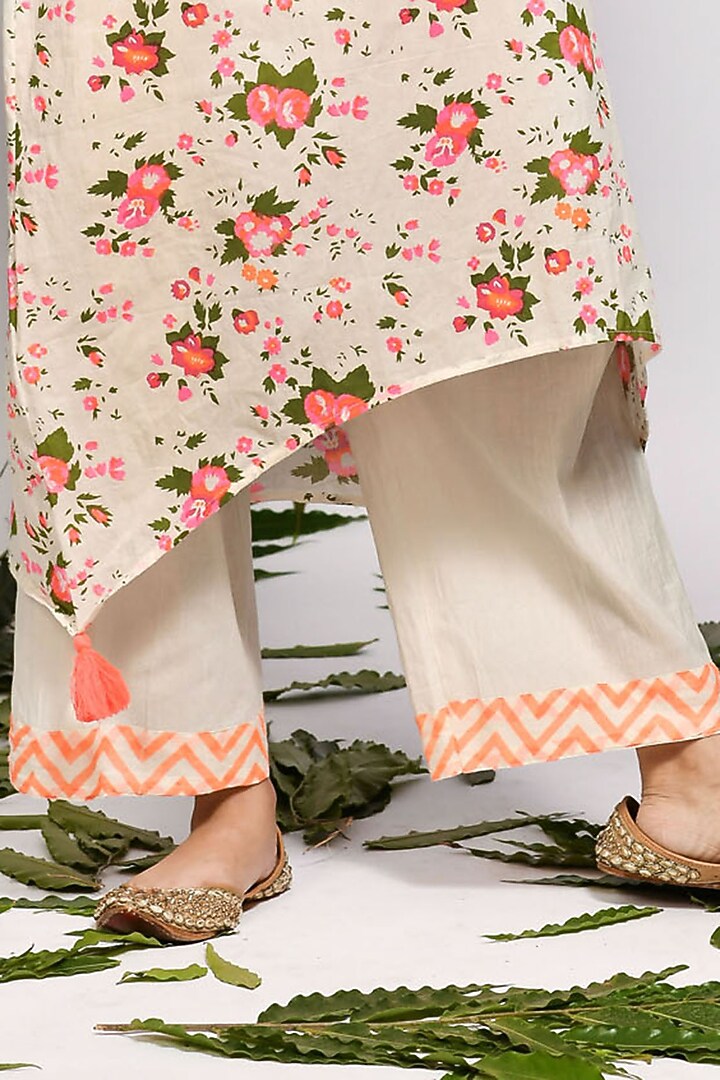 Cream Pure Cotton Screen Printed Kurta Set by Zumaira The Label at Pernia's Pop Up Shop