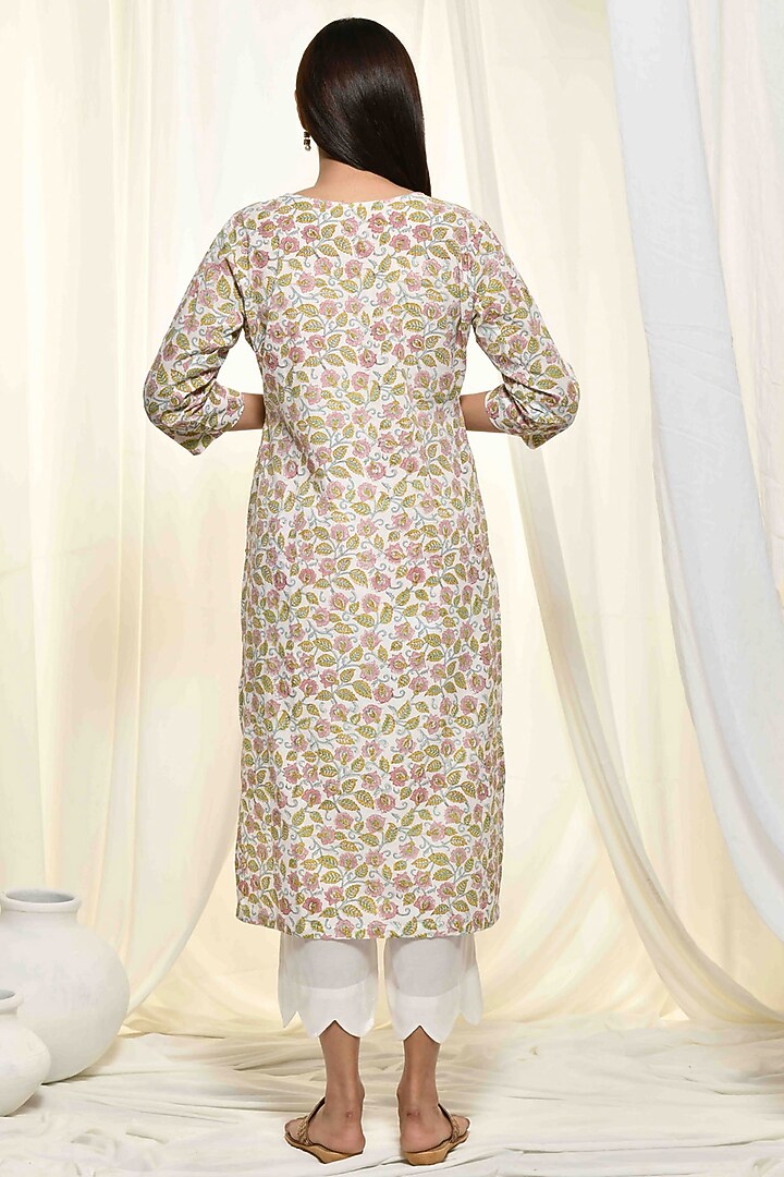 White Floral Printed Kurta Set by Zumaira The Label at Pernia's Pop Up Shop