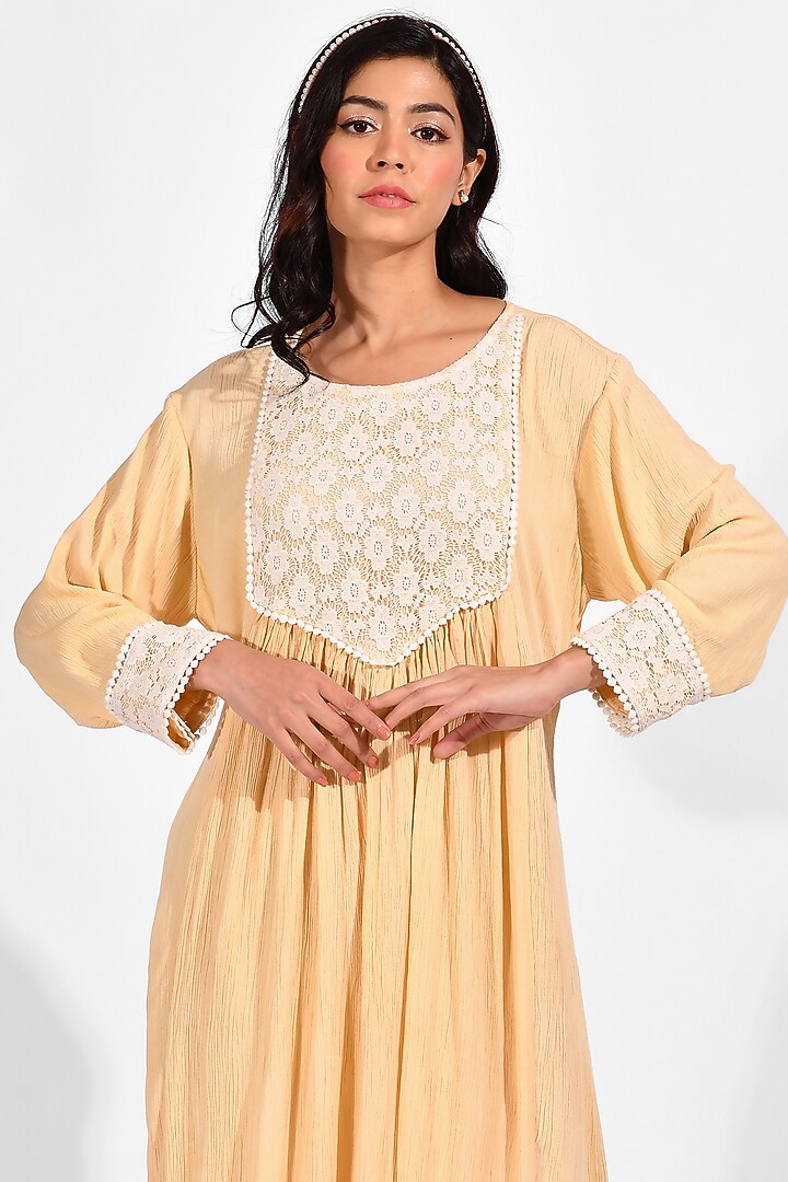 Lemon Cotton Crepe Kurta Set by Zumaira The Label at Pernia's Pop Up Shop