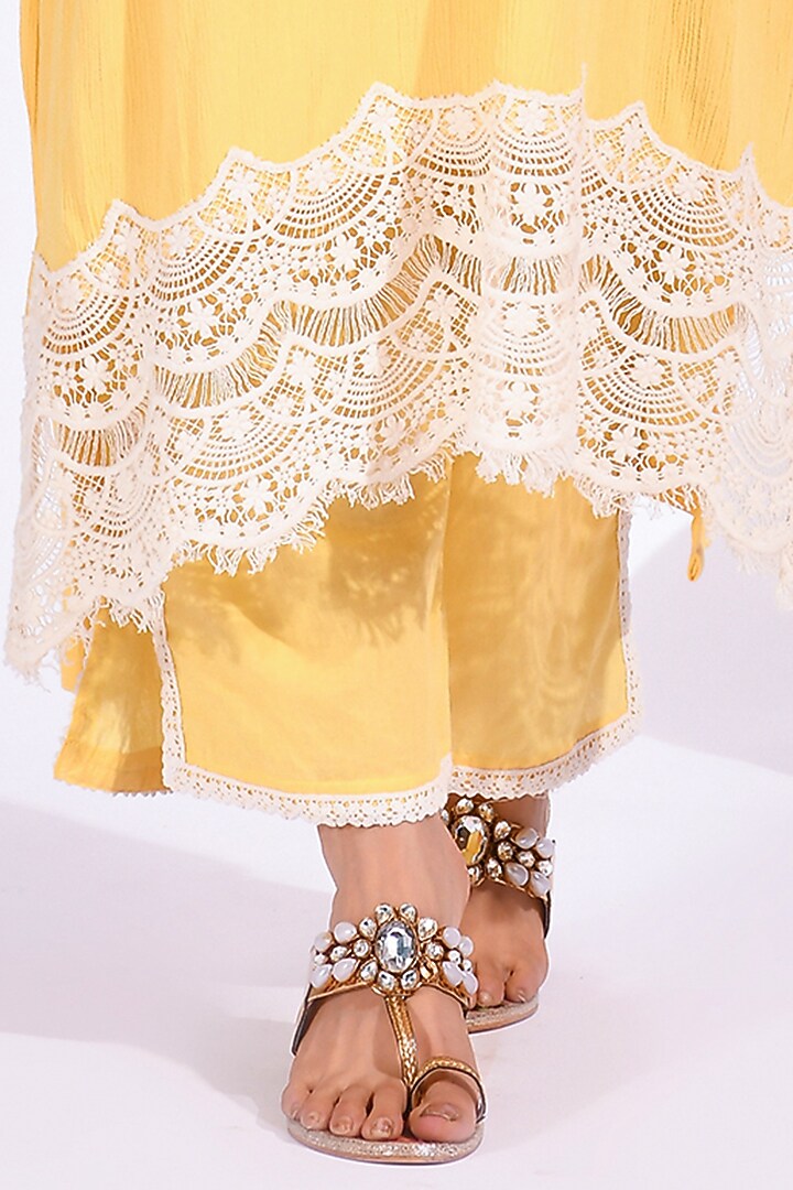 Yellow Cotton Crepe Kurta Set by Zumaira The Label at Pernia's Pop Up Shop