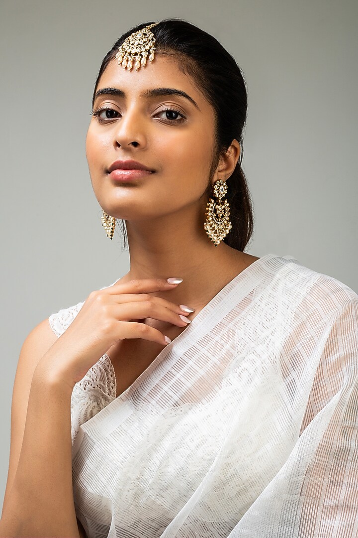 Gold Finish White Kundan Polki Maang Tikka by Zevar King at Pernia's Pop Up Shop