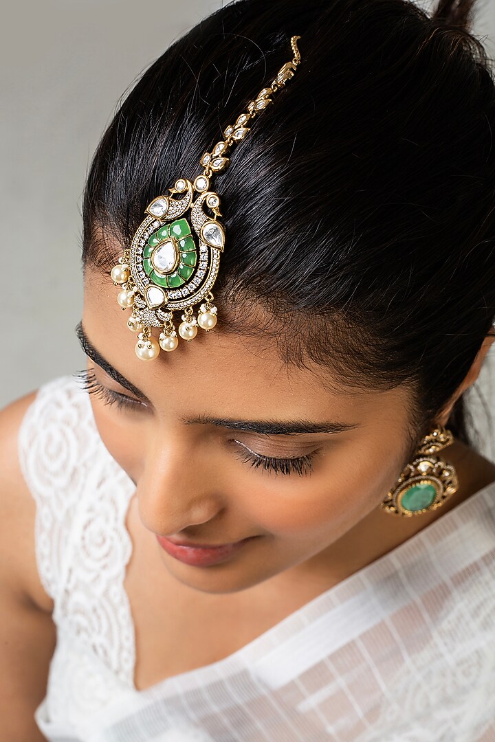 Gold Finish Green Kundan Polki Maangtikka by Zevar King at Pernia's Pop Up Shop
