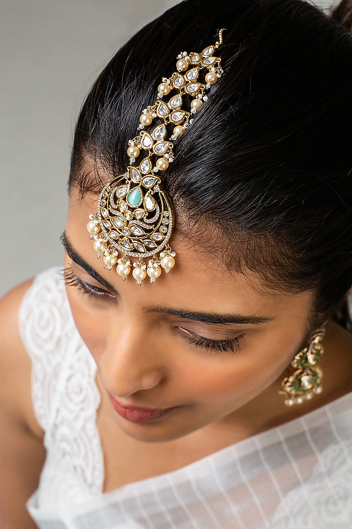 Gold Finish White Kundan Polki Maangtikka by Zevar King at Pernia's Pop Up Shop