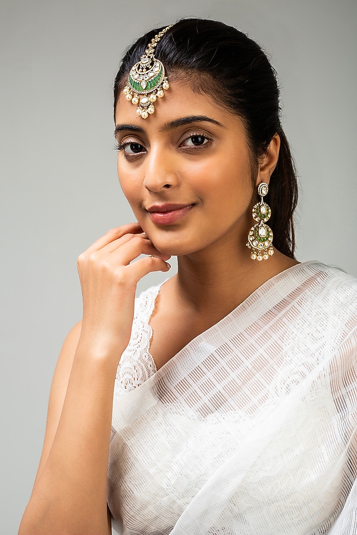 God Finish Mint Green Kundan Polki Maangtikka by Zevar King at Pernia's Pop Up Shop