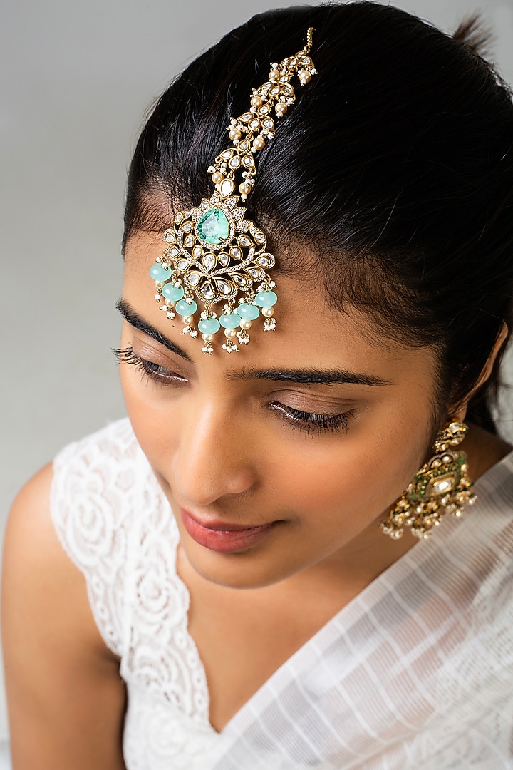 God Finish Mint Green Kundan Polki Maangtikka by Zevar King at Pernia's Pop Up Shop