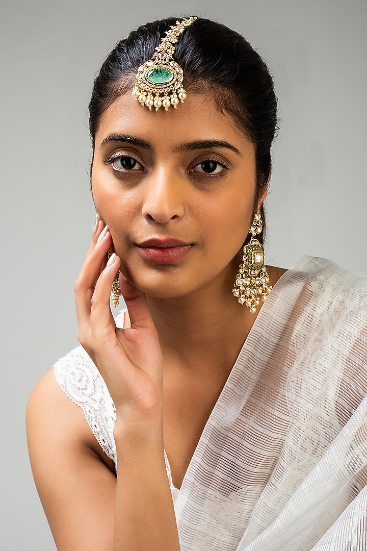 God Finish Mint Green Kundan Polki Maangtikka by Zevar King at Pernia's Pop Up Shop