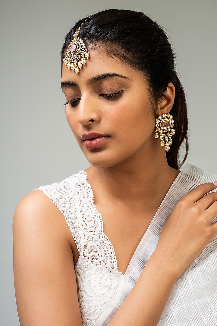 God Finish Pink Kundan Polki Maangtikka by Zevar King at Pernia's Pop Up Shop