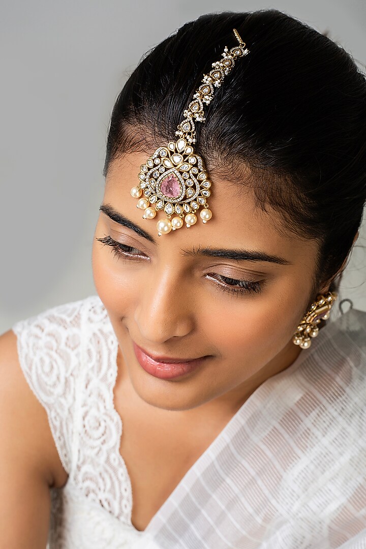God Finish Pink Kundan Polki Maangtikka by Zevar King at Pernia's Pop Up Shop