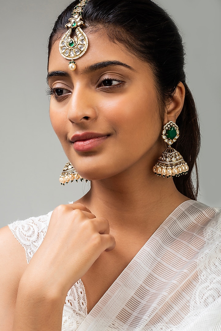 God Finish Green Kundan Polki Maangtikka by Zevar King at Pernia's Pop Up Shop