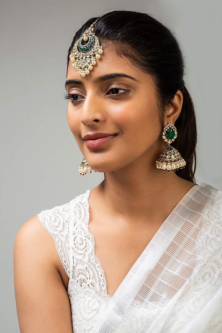 God Finish Green Kundan Polki Maangtikka by Zevar King at Pernia's Pop Up Shop