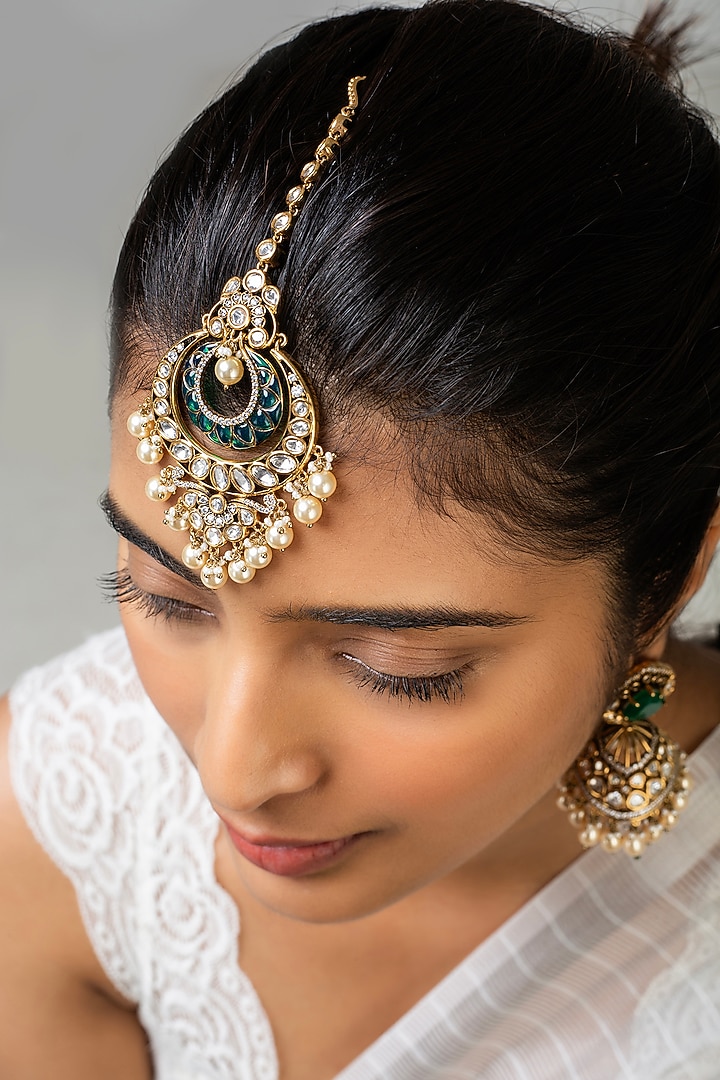 God Finish Green Kundan Polki Maangtikka by Zevar King at Pernia's Pop Up Shop