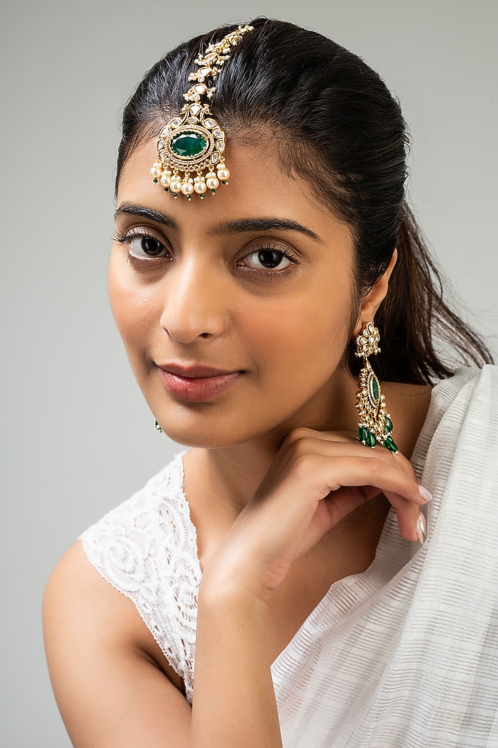 God Finish Kundan Polki & Green Stone Maangtikka by Zevar King at Pernia's Pop Up Shop
