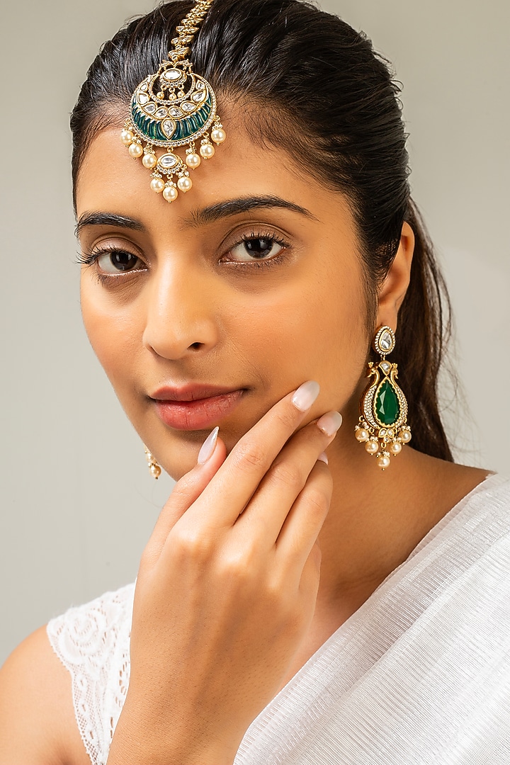 Gold Finish Kundan Polki & Green Stone Maangtikka by Zevar King at Pernia's Pop Up Shop