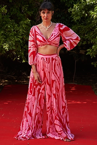 Red & Pink Tabby Silk Printed Pants by Zwaan
