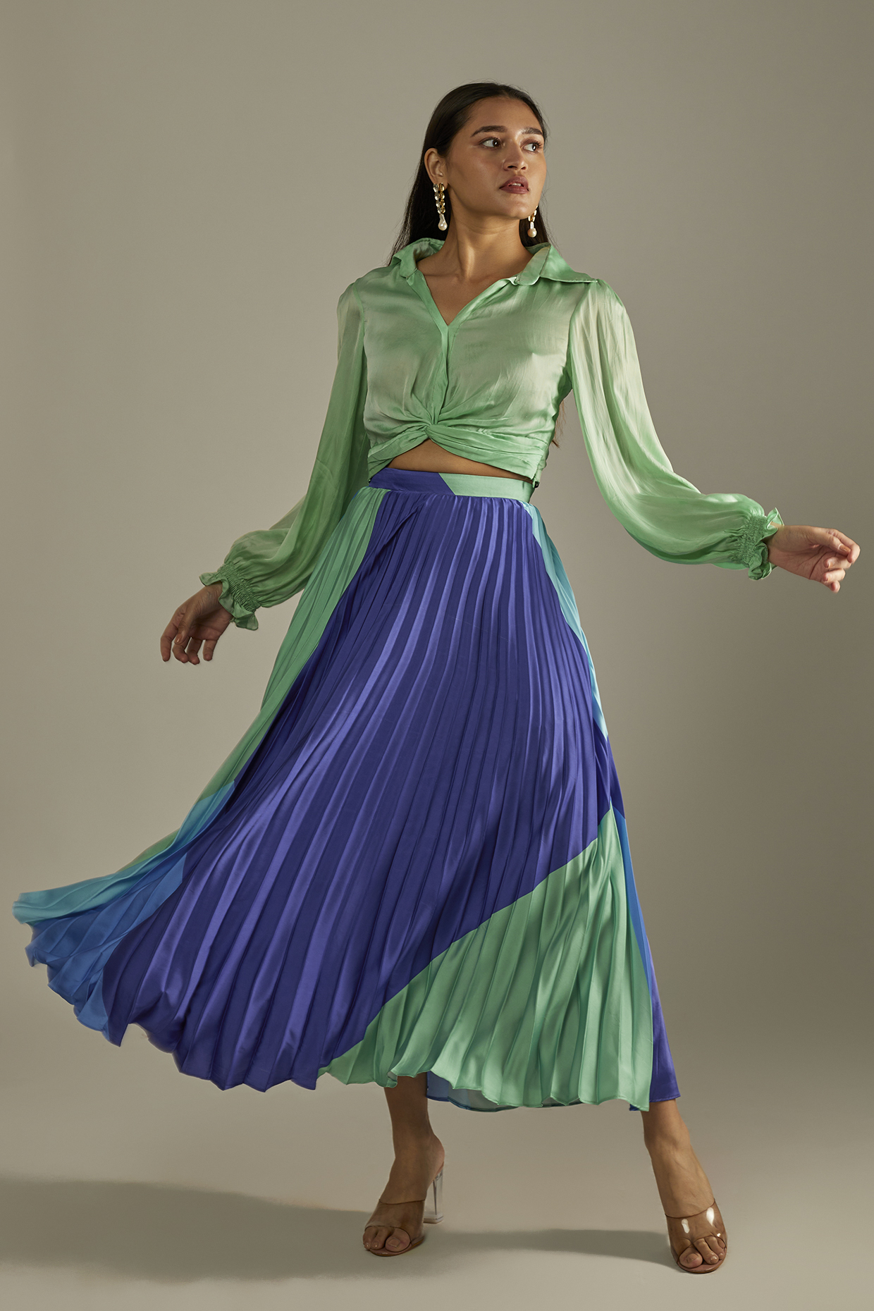 Blue & Green Heat Pleated Skirt Set by Zwaan