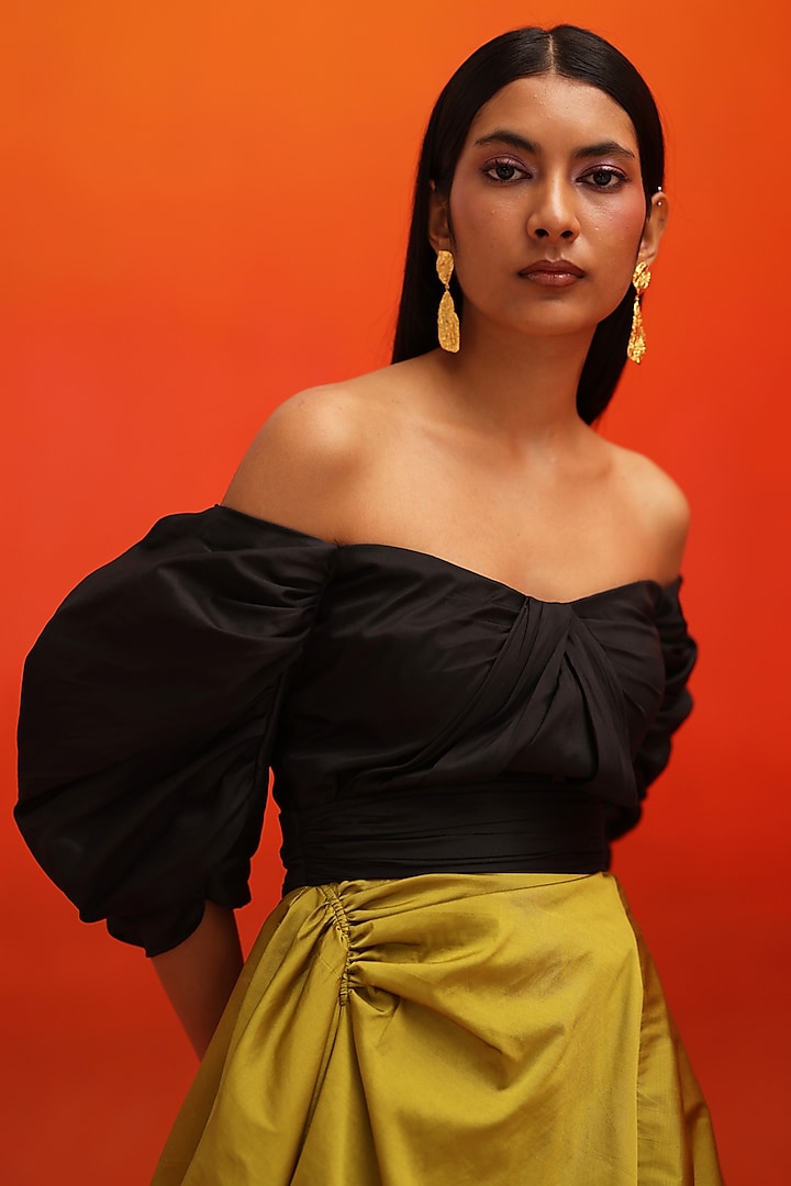 Kiwi Green & Black Taffeta Off-Shoulder Party Wear Gown by Zwaan at Pernia's Pop Up Shop