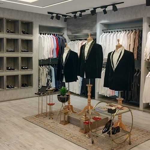 product-image-https://img.perniaspopupshop.com/store-locator-v2/uploads/Desktop_and_Mobile_3_min_Bandra_Men_3ff0d6ac2a.jpg