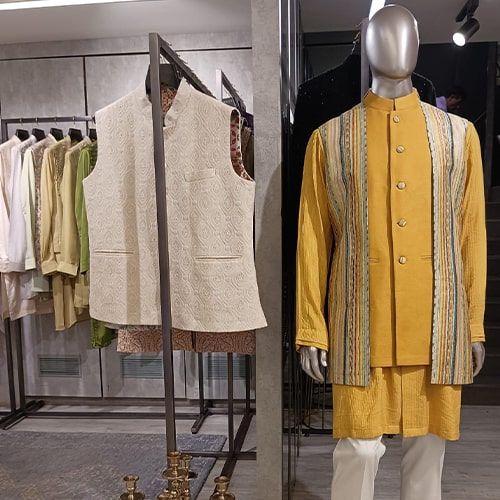 product-image-https://img.perniaspopupshop.com/store-locator-v2/uploads/Desktop_and_Mobile_7_min_Bandra_Men_4232f68e1c.jpg