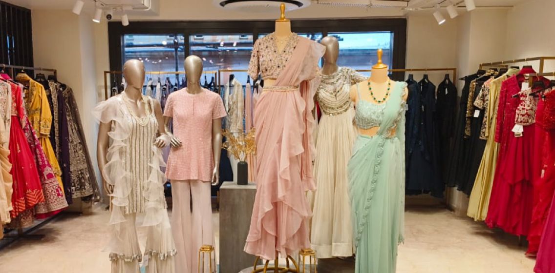 product-image-https://img.perniaspopupshop.com/store-locator-v2/uploads/Hyderabad_Women_4da4ac6cd0.jpg