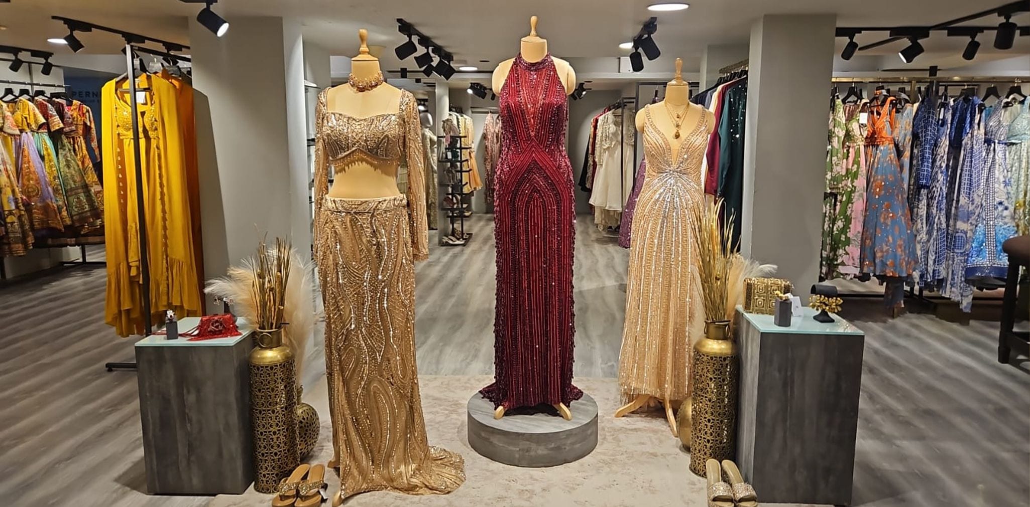 product-image-https://img.perniaspopupshop.com/store-locator-v2/uploads/Juhu_Store_Women_Desktop_067da5786d.jpeg