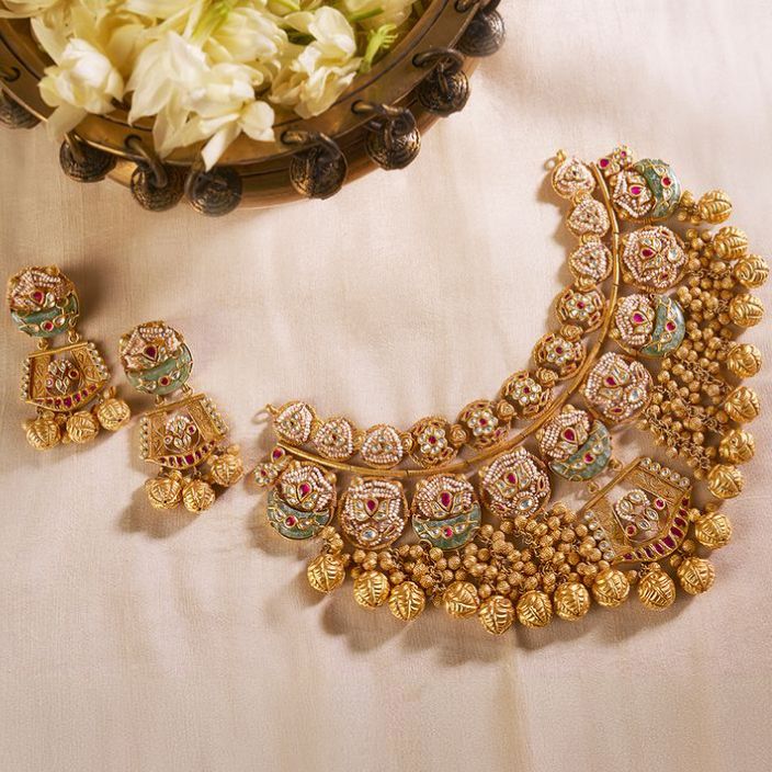 Delve Into The Making of Meenakari Jewellery