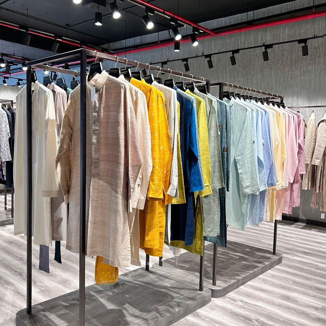 product-image-https://img.perniaspopupshop.com/store-locator-v2/uploads/Whats_App_Image_2024_07_07_at_10_37_02_AM_151b998d56.jpeg