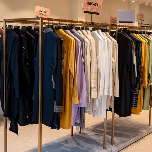 product-image-https://img.perniaspopupshop.com/store-locator-v2/uploads/chennai_store_0009_AYP_00664_c50d2f521f.jpg