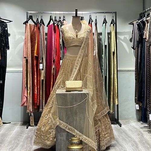 product-image-https://img.perniaspopupshop.com/store-locator-v2/uploads/deskstop_and_mobile_01_min_Juhu_W_1a5a58e037.jpg