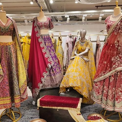 product-image-https://img.perniaspopupshop.com/store-locator-v2/uploads/deskstop_and_mobile_06_min_HYD_d1a1b3194f.jpg