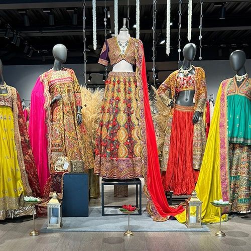 product-image-https://img.perniaspopupshop.com/store-locator-v2/uploads/desktop_and_mobile_04_min_LONDON_2bde3cb7f4.jpg