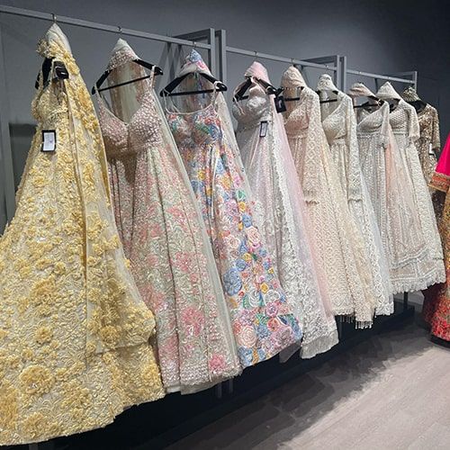 product-image-https://img.perniaspopupshop.com/store-locator-v2/uploads/desktop_and_mobile_06_min_LONDON_bc55c98c1f.jpg
