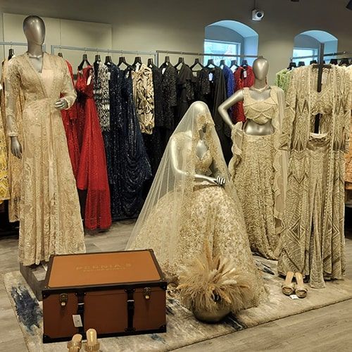 product-image-https://img.perniaspopupshop.com/store-locator-v2/uploads/desktop_and_mobile_07_jpg_min_Kolkata_e7bb545364.jpg