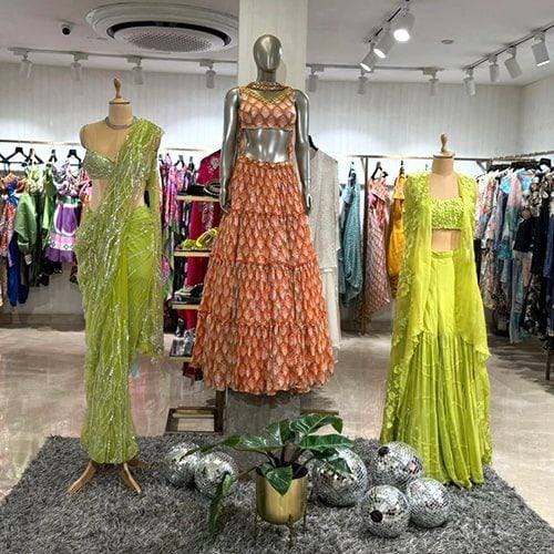product-image-https://img.perniaspopupshop.com/store-locator-v2/uploads/desktop_and_mobile_08_min_MEHRAULI_46ae122947.jpg