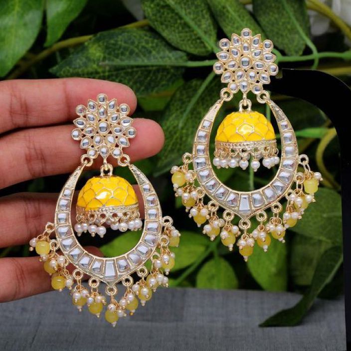 Delve Into The Making of Meenakari Jewellery