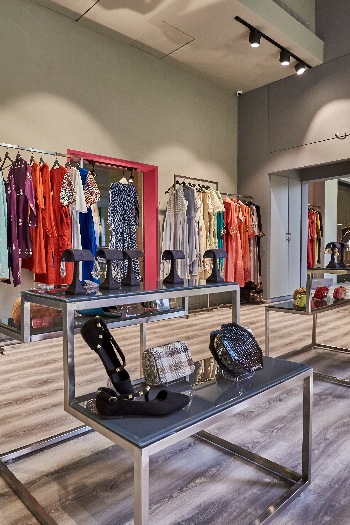 The Collonnade, A-6 (Level A), Ground Floor, The Leela Palace, Airport Road, Bangalore 560008 by BENGALURU STUDIO